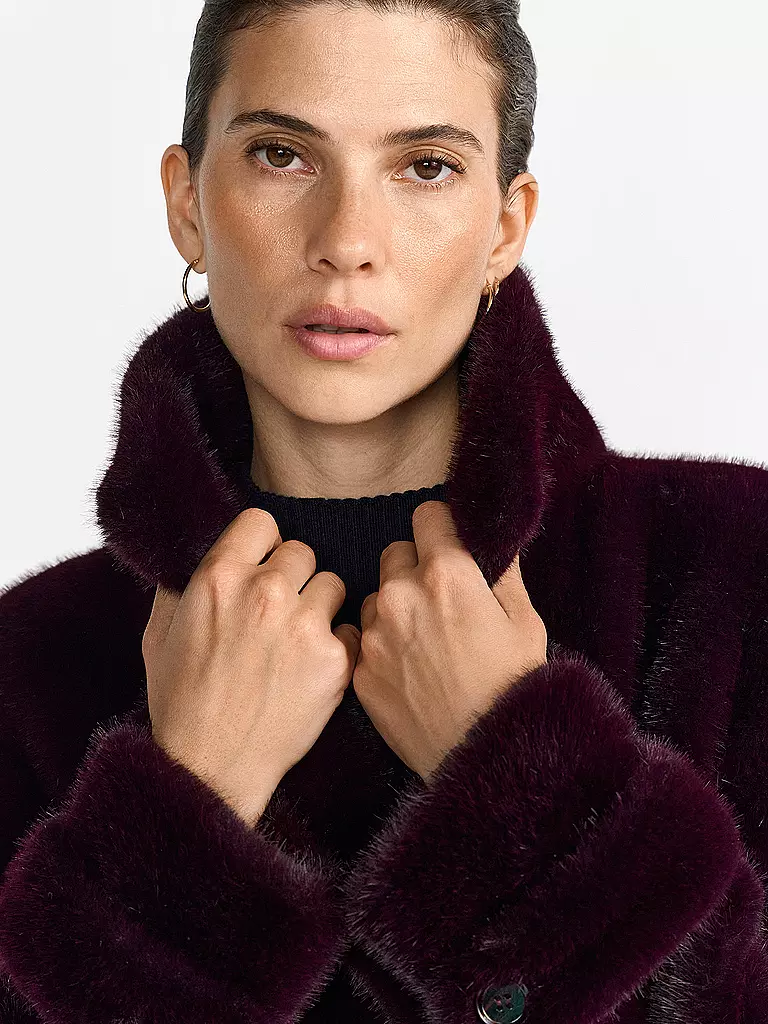 RICH & ROYAL | Manteau en fausse fourrure | dunkelrot