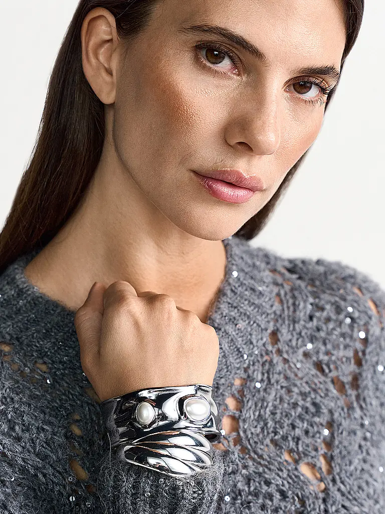 RICH & ROYAL | Nom du produit: Pull
Marque: RICH & ROYAL
Couleur: gris
Catégories: Mode,Femme

Longueur des manches: Manches longues
Encolure: Col rond
Matière: Polyester / Polyamide,Alpaga
Motif: Uni
Coupe (vêtements d'extérieur): Regular
Style: Glamour | Gris