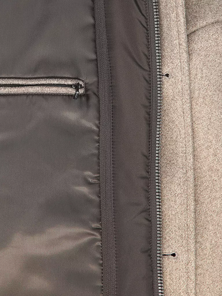 ROY ROBSON | Mantel | Camel