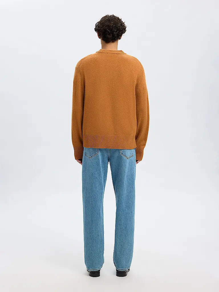 SELECTED | Pull SLHCALLE | braun