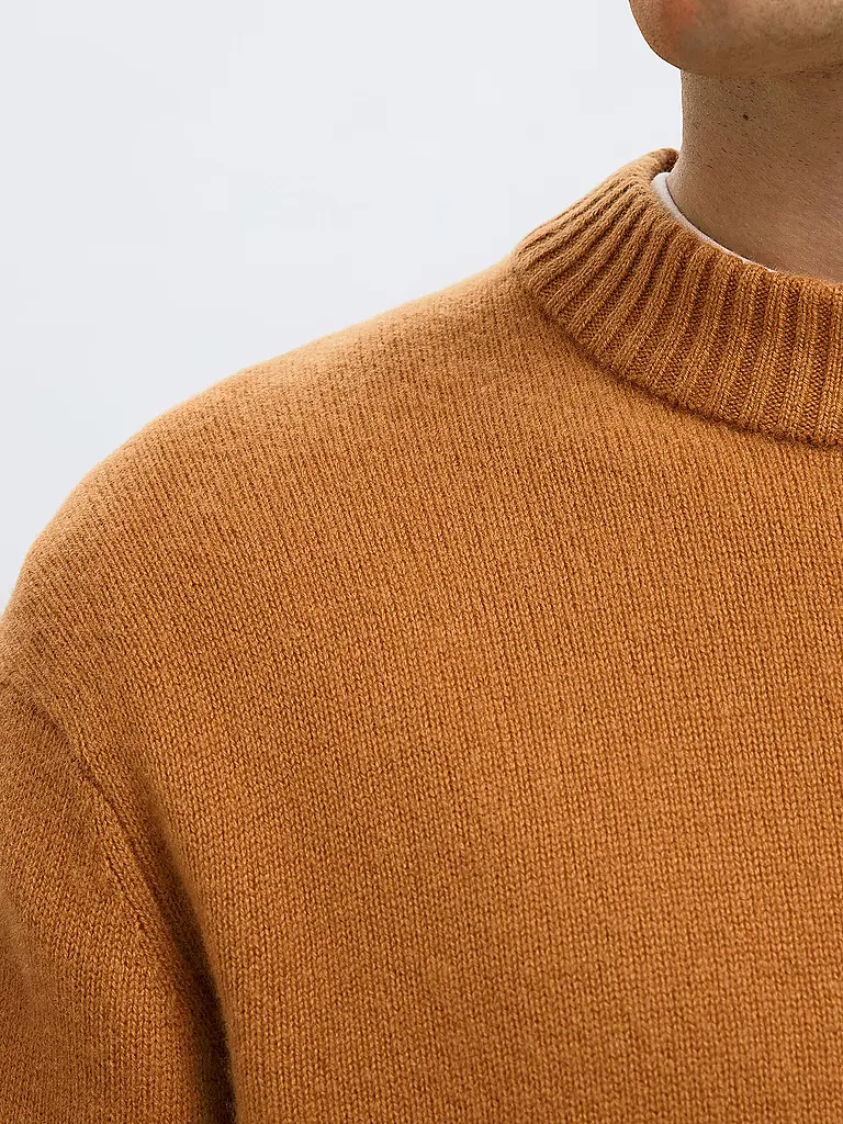 SELECTED | Pull SLHCALLE | braun