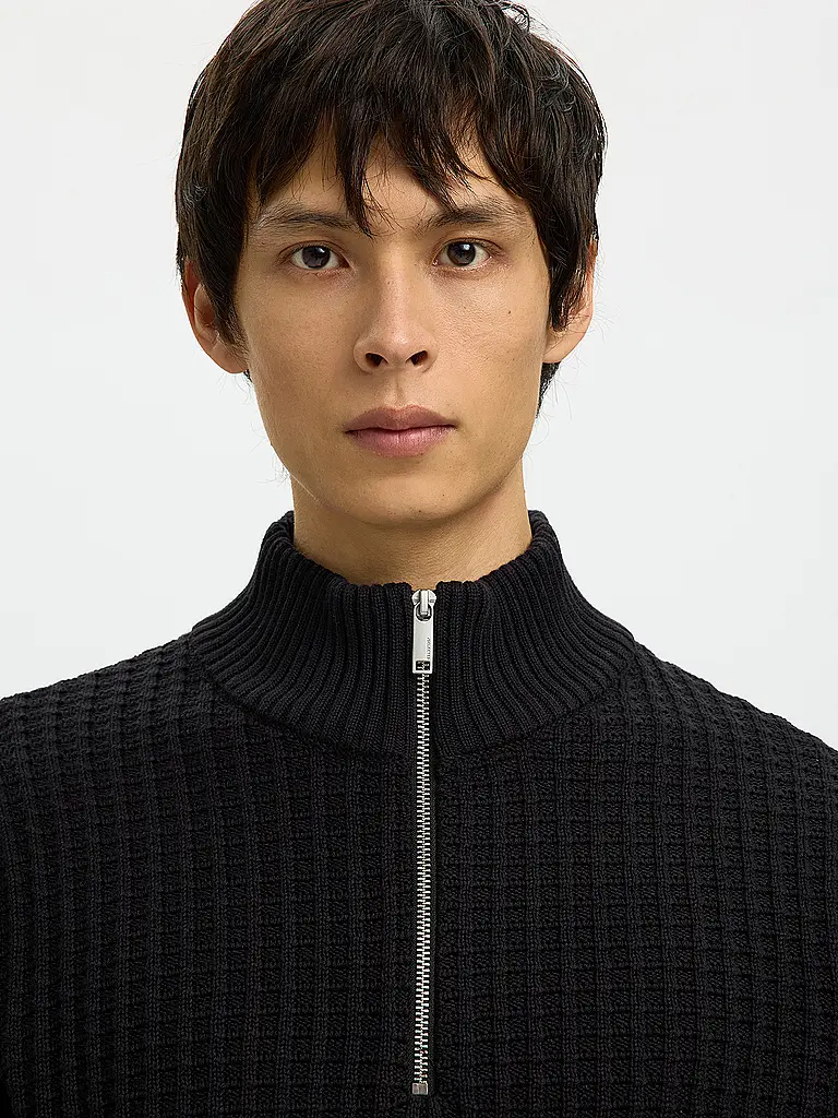 SELECTED | Pull Troyer | 