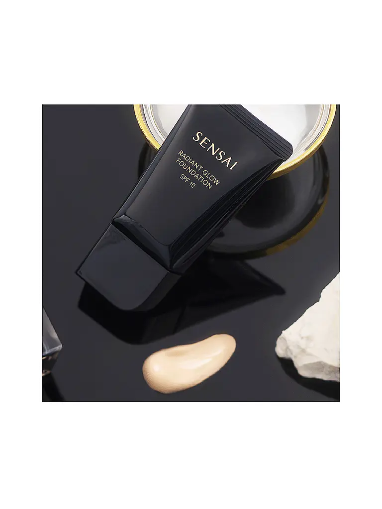 SENSAI | Fond de teint éclat radieux SPF10 (RG203 Beige Neutre) | 