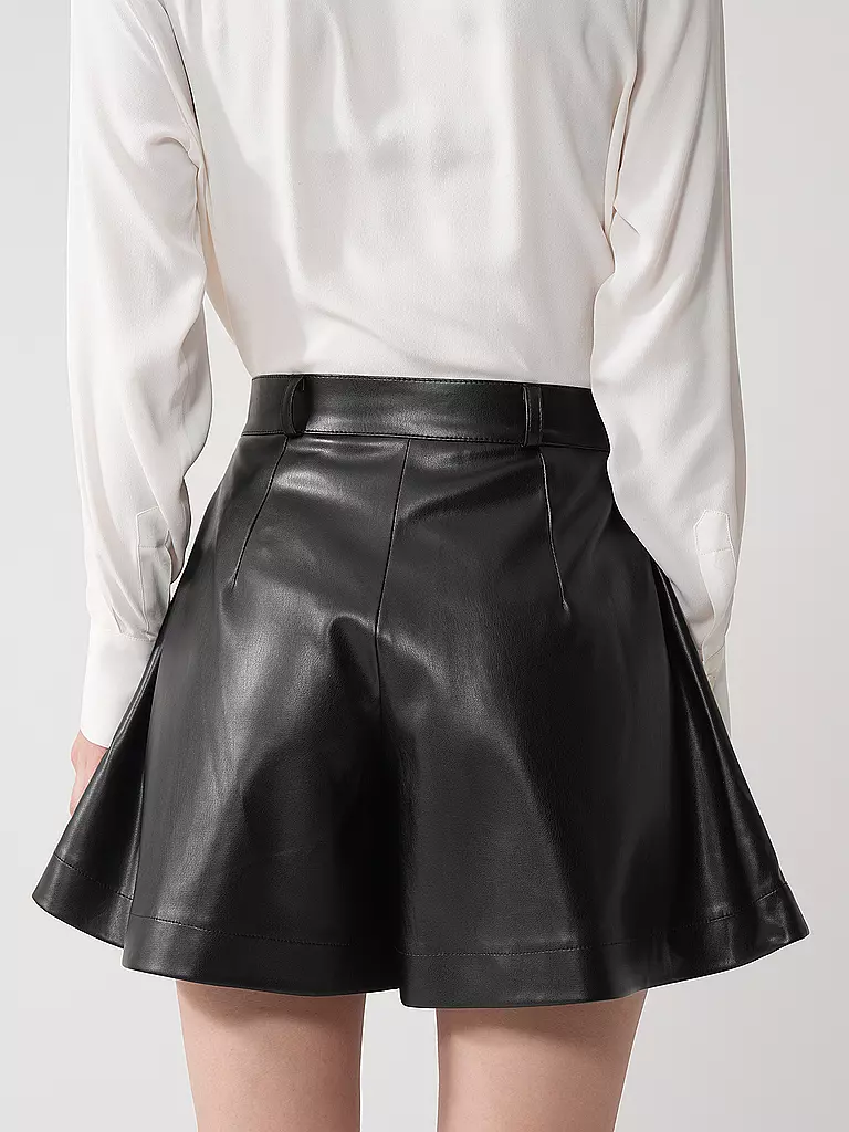 SILVIA SCHNEIDER | Shorts aspect cuir | 