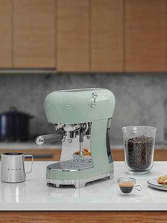 SMEG | Machine à café expresso Style rétro années 50 Vert pastel ECF02PGEU