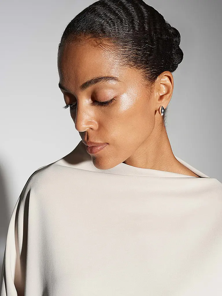 SOMEDAY | Pullover URMINA

Marque: SOMEDAY
Couleur: beige
Catégories: Mode,Damen

Longueur des manches: Manches 7/8
Encolure: Encolure bateau
Matière: Modal,Polyester / Polyamide,Stretch
Motif: Uni
Coupe (vêtements d'extérieur): Ample
Style: Pure | Beige