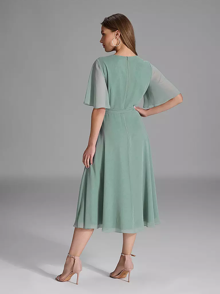 SWING | Robe de soirée
Marque : SWING
Couleur : vert
Catégories : Mode,Femme

Longueur des manches : Manches courtes
Encolure : Col en V
Matière : Chiffon,Polyester / Polyamide
Motif : Uni
Coupe (vêtement d'extérieur) : Regular
Style & Occasion : Occasion
St | 