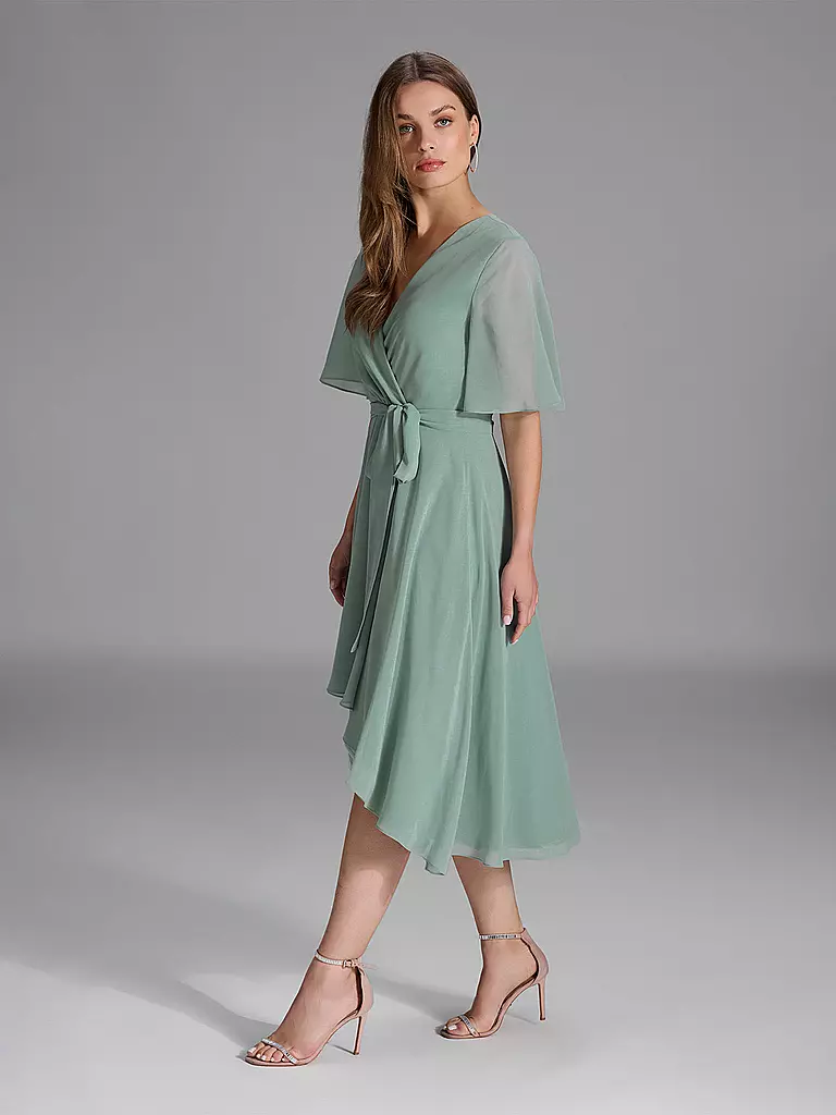 SWING | Robe de soirée
Marque : SWING
Couleur : vert
Catégories : Mode,Femme

Longueur des manches : Manches courtes
Encolure : Col en V
Matière : Chiffon,Polyester / Polyamide
Motif : Uni
Coupe (vêtement d'extérieur) : Regular
Style & Occasion : Occasion
St | 