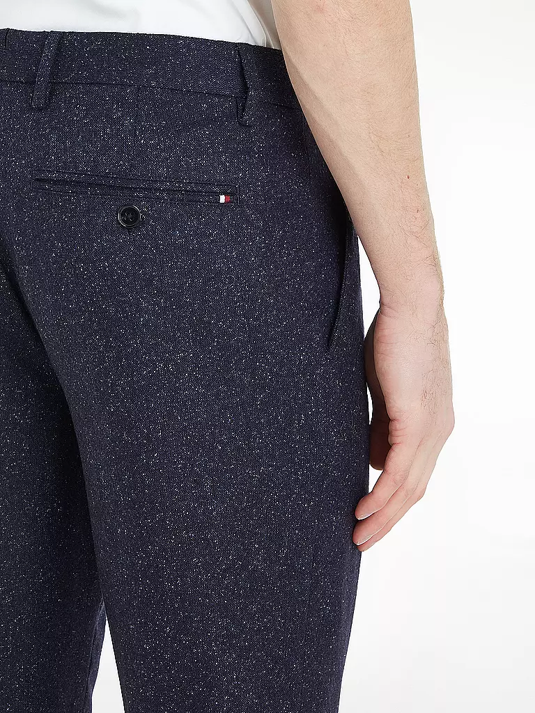 TOMMY HILFIGER | Chino Slim Tapered Fit HAMPTON | Bleu