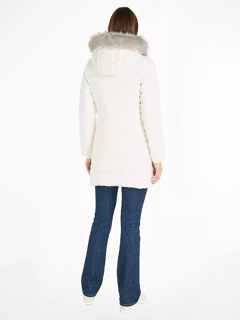 TOMMY HILFIGER | Nom du produit: Manteau matelassé
Marque: TOMMY HILFIGER
Couleur: blanc
Catégories: Mode,Femme
Longueur des manches: Manches longues
Matière: Polyester / Polyamide,Nylon,Duvet,Fausse fourrure
Forme du col: Capuche
Motif: Uni
Coupe (vêtement d'extéri |