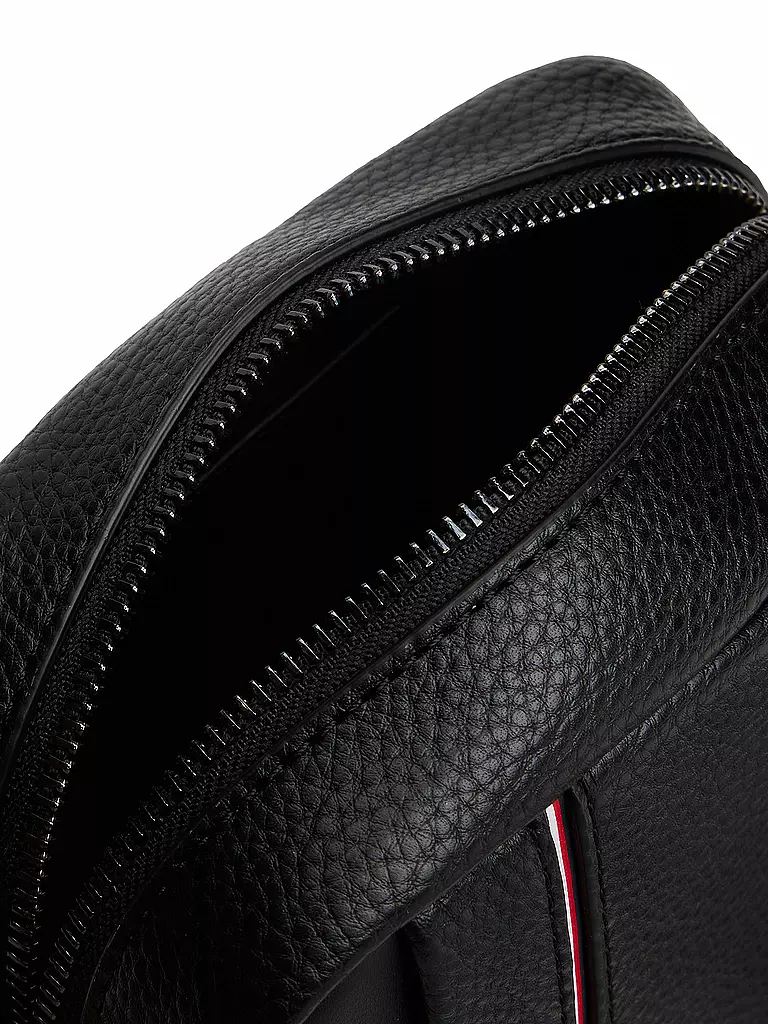TOMMY HILFIGER | Sac bandoulière TH CENTRAL | schwarz