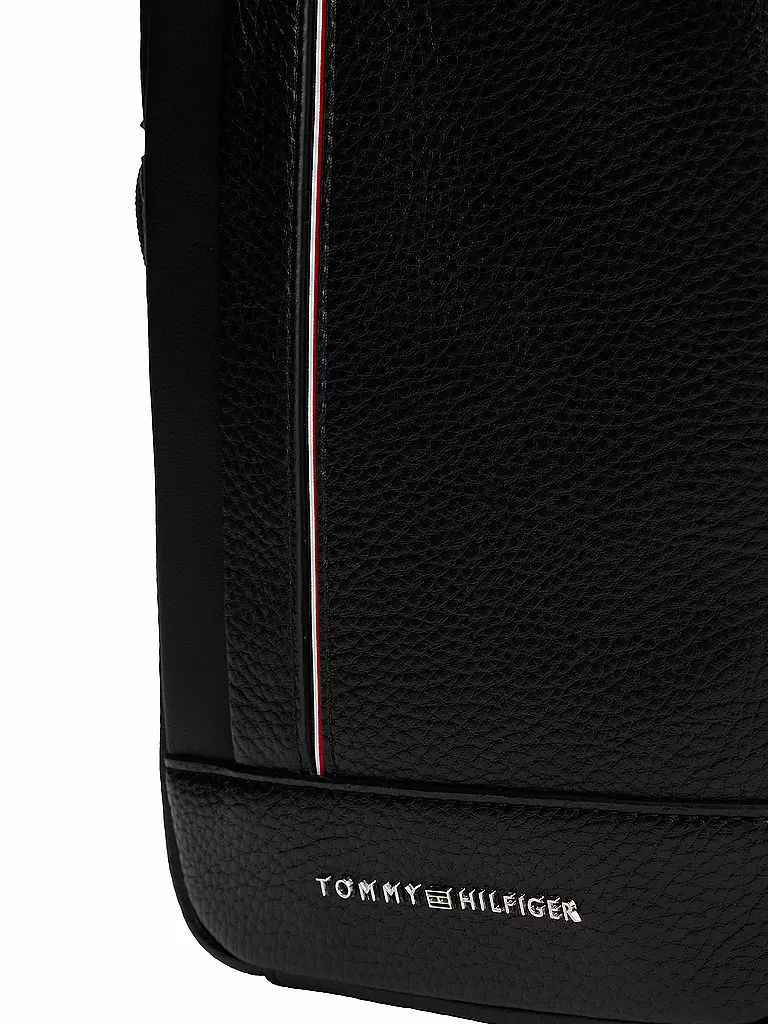 TOMMY HILFIGER | Sac bandoulière TH CENTRAL | schwarz