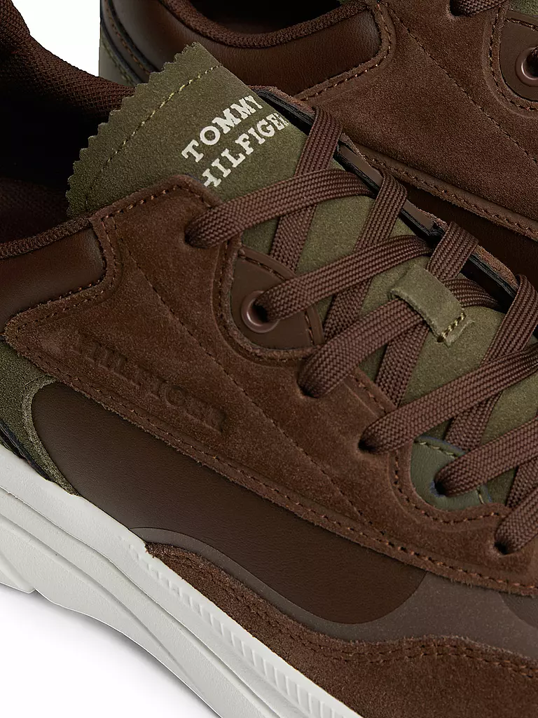 TOMMY HILFIGER | Sneaker  | Marron