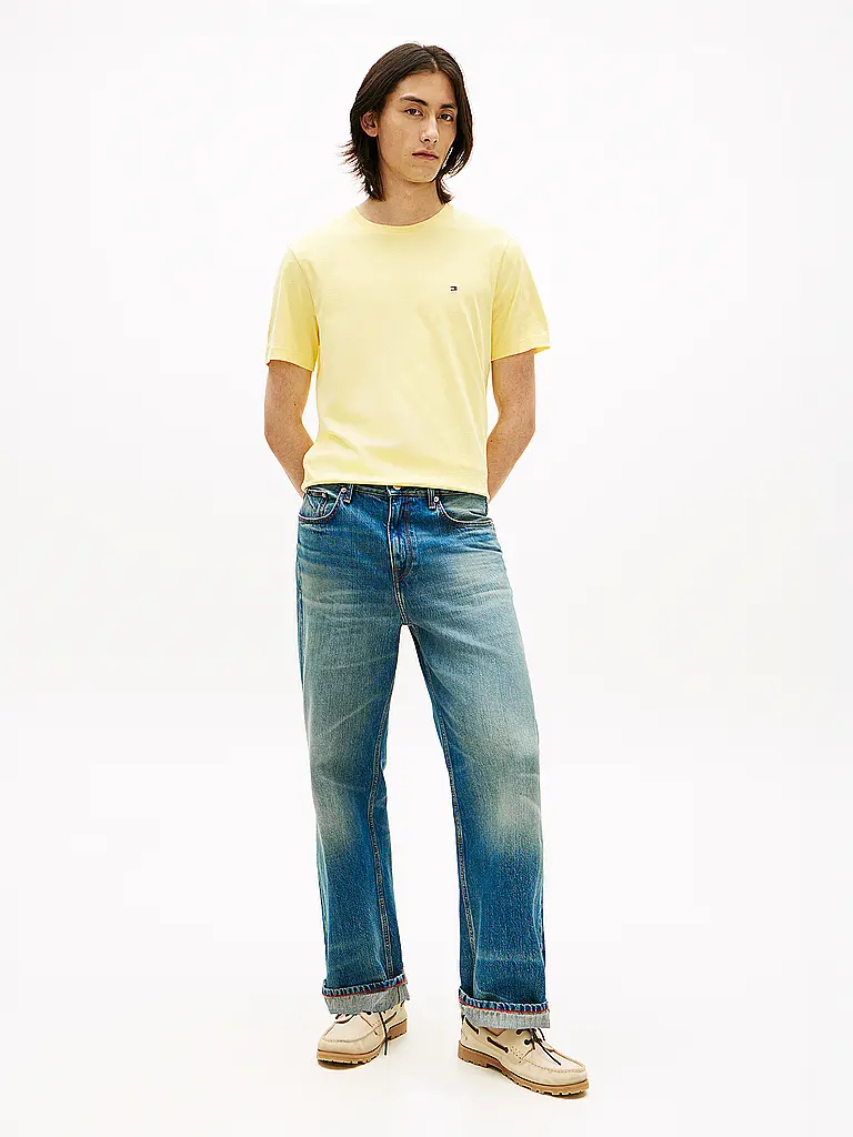 TOMMY HILFIGER | T-Shirt
Marque : TOMMY HILFIGER
Couleur : jaune
Catégories : Mode, Homme

Longueur des manches : Manches courtes
Encolure : Col rond
Matière : Jersey, Coton
Motif : Uni
Coupe (vêtement d’extérieur) : Regular
Style : Casual
Détails : Logo | Jaune