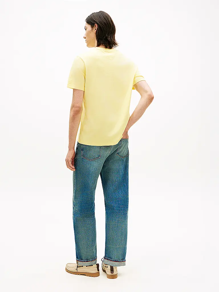 TOMMY HILFIGER | T-Shirt
Marque : TOMMY HILFIGER
Couleur : jaune
Catégories : Mode, Homme

Longueur des manches : Manches courtes
Encolure : Col rond
Matière : Jersey, Coton
Motif : Uni
Coupe (vêtement d’extérieur) : Regular
Style : Casual
Détails : Logo | Jaune