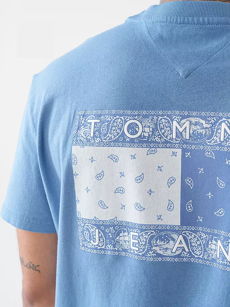 TOMMY JEANS | Nom du produit: T-Shirt
Marque: TOMMY JEANS
Couleur: bleu clair
Catégories: Mode, Homme

Longueur des manches: Manches courtes
Encolure: Col rond
Matière: Jersey, Coton
Motif: Logo
Coupe (vêtement d'extérieur): Regular
Style: Young Fashion | 