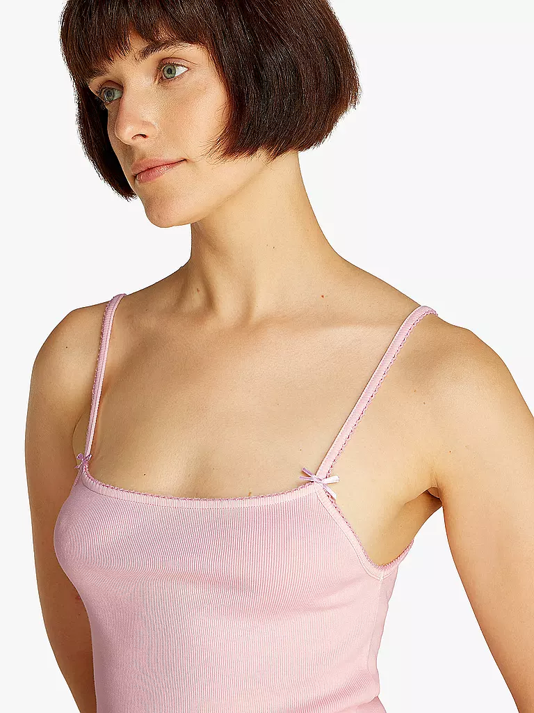 TOMMY JEANS | Nom du produit: Top
Marque: TOMMY JEANS
Couleur: rosa
Catégories: Mode,Damen

Longueur des manches: sans manches
Style: Young Fashion | 