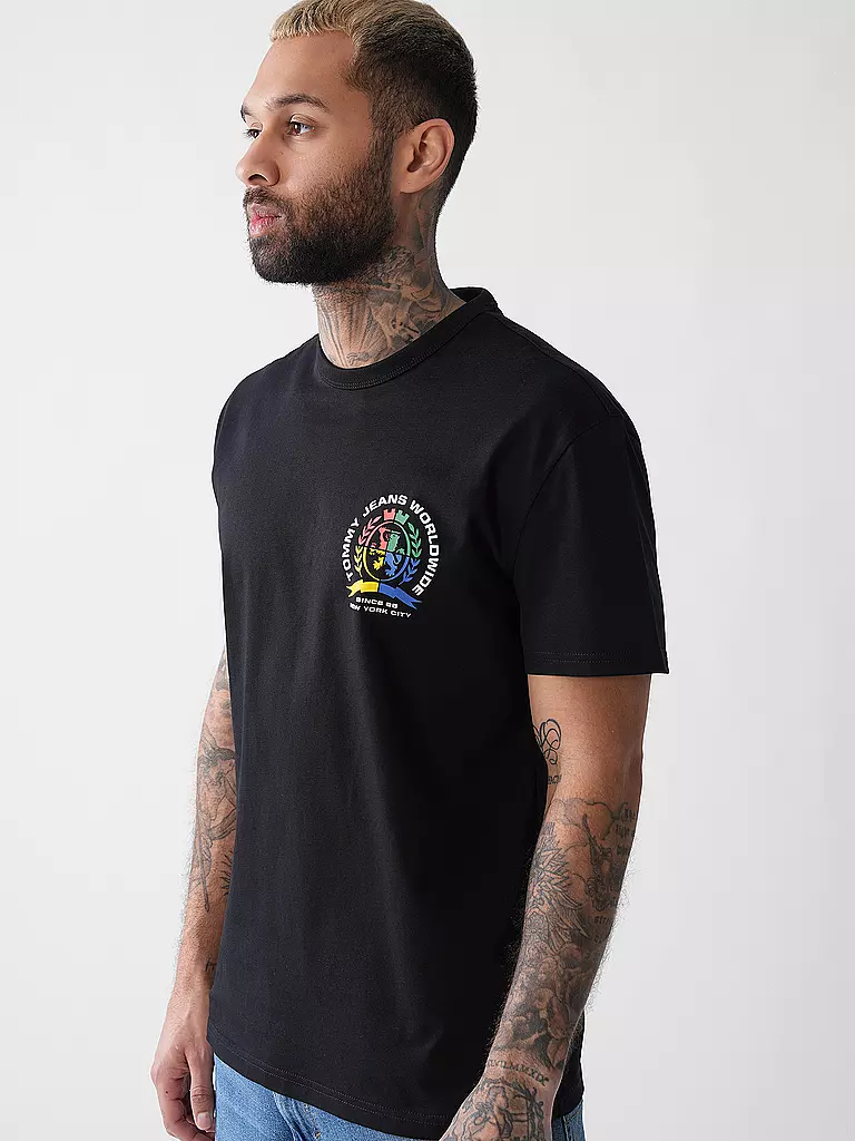 TOMMY JEANS | T-shirt

Produktname: T-Shirt
Marke: TOMMY JEANS
Farbe: schwarz
Kategorien: Mode,Herren

Ärmellänge: Kurzarm
Ausschnitt: Rundhalsausschnitt
Material: Jersey,Baumwolle
Musterung: Logo,Print
Passform (Oberbekleidung): Regular
Stil: Young Fashion | 