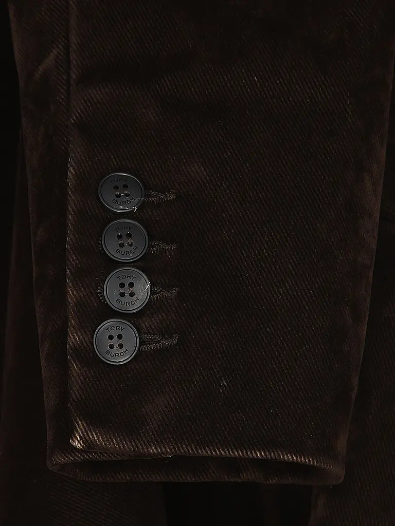 TORY BURCH | Nom du produit : Veste en jean
Marque : TORY BURCH
Couleur : marron
Catégories : Mode,Femme

Longueur des manches : Manches longues
Matière : Denim,Coton
Type de col : Col à revers
Motif : Uni
Coupe (vêtements d’extérieur) : Standard
Style | Marron