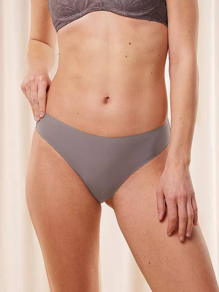 TRIUMPH | Slip BODY MAKE-UP ILLUSION LACE gris pigeon | 