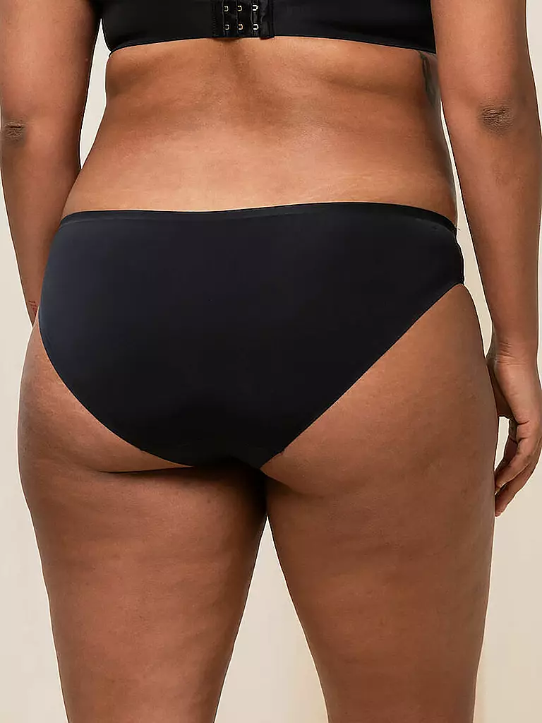 TRIUMPH | Tai-Slip "Body Make-Up Essentials" (Noir) | 
