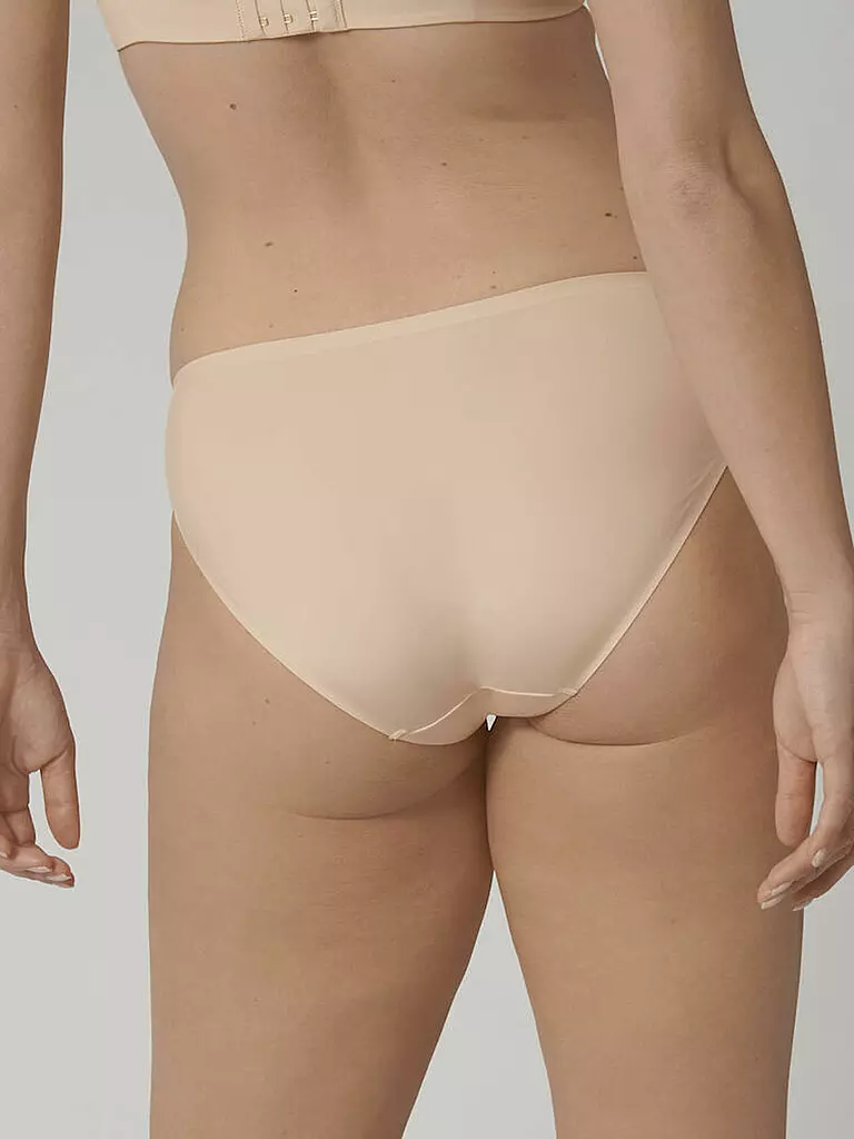 TRIUMPH | Tai-Slip "Body Make-Up Essentials" (Nude Beige) | 