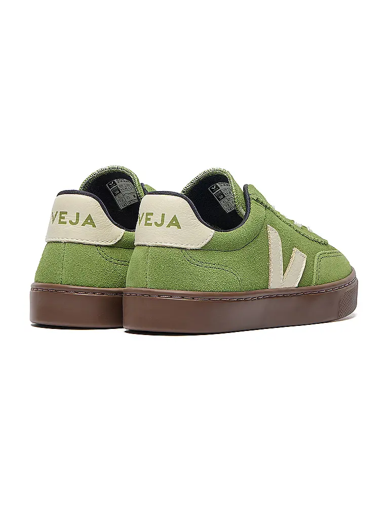 VEJA | Produktname: Kinder Sneakers SMALL VOLLEY
Marke: VEJA
Farbe: grün
Kategorien: Mode, Kinder, Jungen

Material: Leder
Musterung: Logo
Stil: Casual, Pure
Absatzhöhe: Flacher Absatz | Vert