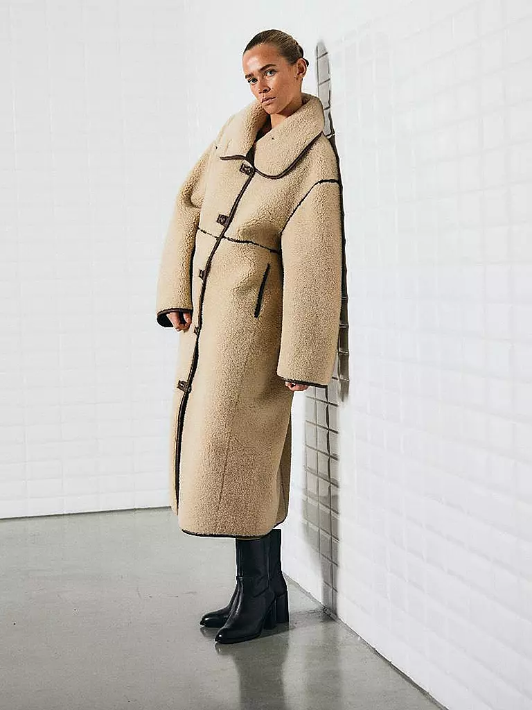 WITHBLACK | Manteau en fausse fourrure DAJANA | 